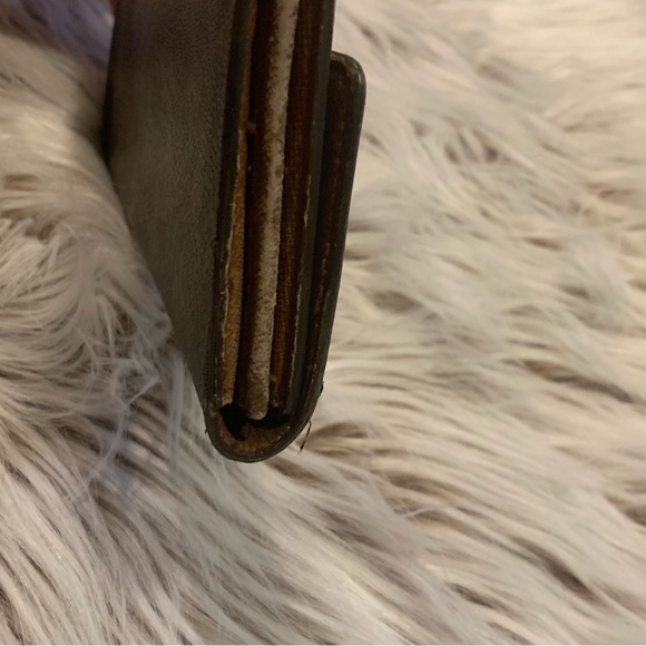 LV Women’s Vintage Authentic Wallet - Picture 4 of 9